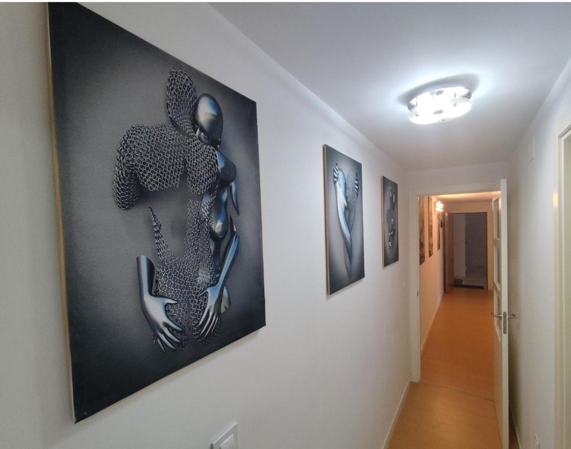 Habitacion Triple Con Bano Compartido Lovely Sevilla カマス エクステリア 写真