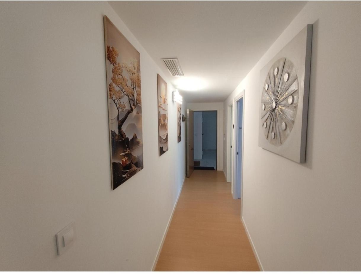 Habitacion Triple Con Bano Compartido Lovely Sevilla カマス エクステリア 写真